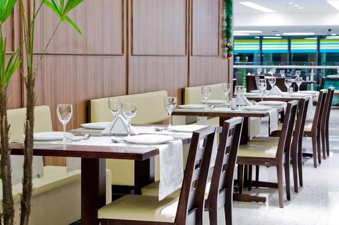 Imagen del bar/restaurante del Hotel Firenze Business. Foto 7