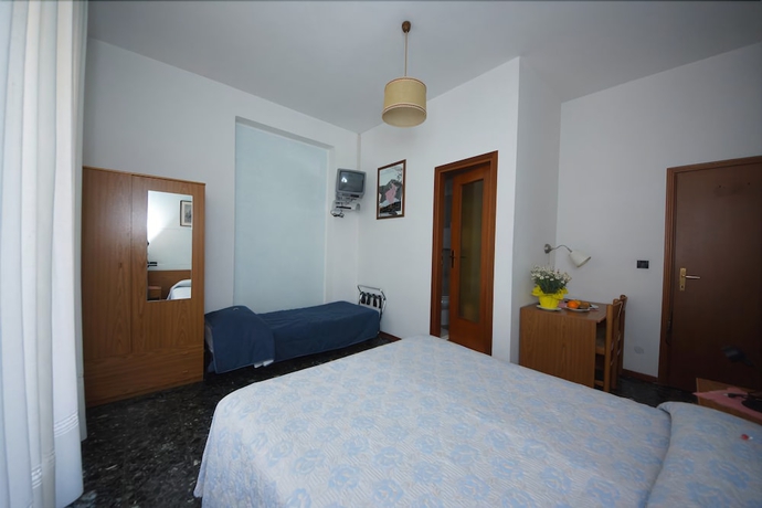 Imagen de la habitación del Hotel Firenze, Malcesine. Foto 13