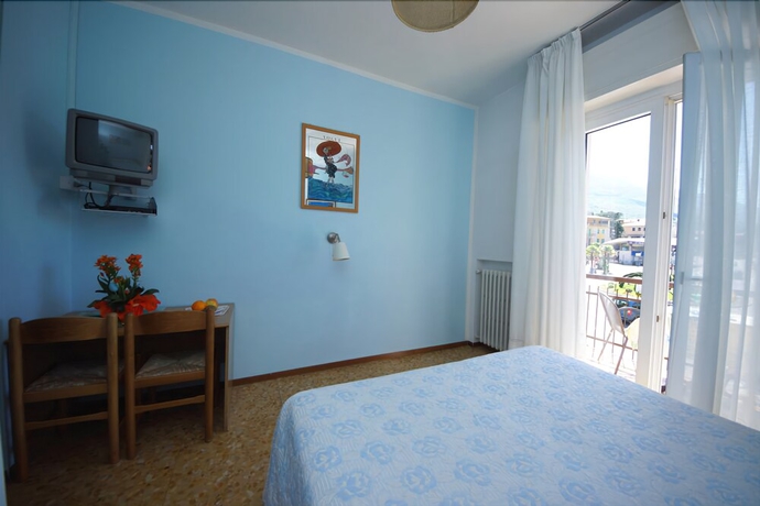 Imagen de la habitación del Hotel Firenze, Malcesine. Foto 16