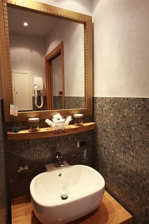 Imagen de la habitación del Hotel Firenze, Verona. Foto 5