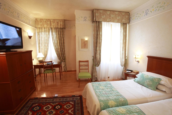 Imagen de la habitación del Hotel Firenze, Verona. Foto 7