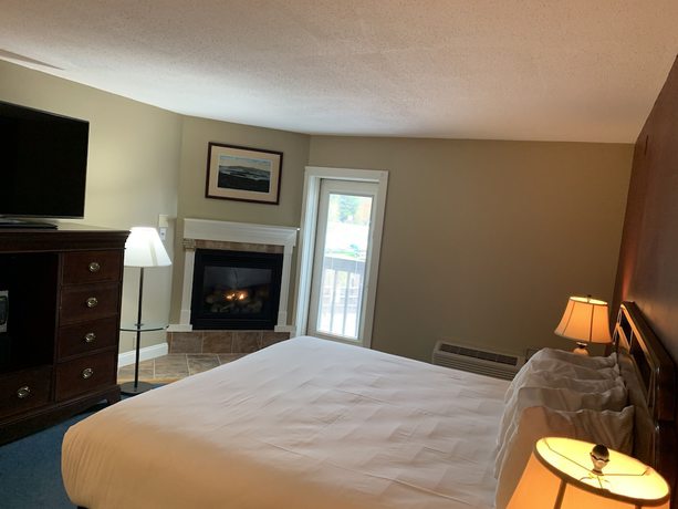 Imagen de la habitación del Hotel Fireside Inn And Suites Gilford. Foto 15