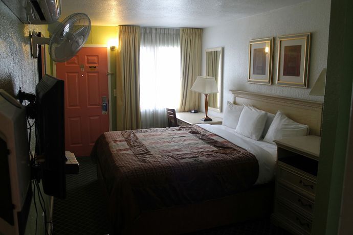 Imagen de la habitación del Hotel Fireside Inn Santa Cruz. Foto 6