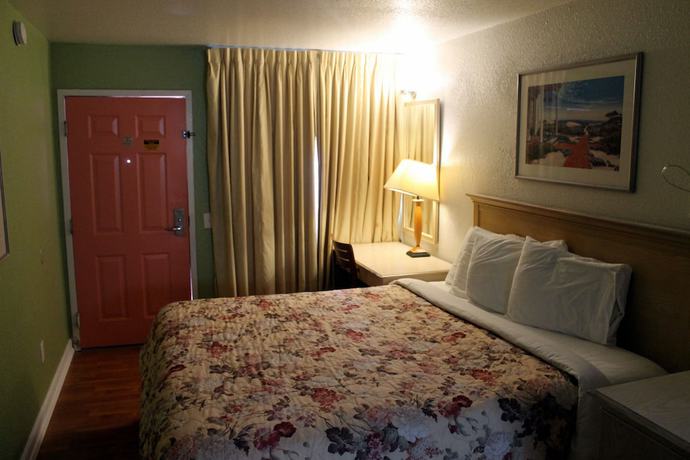 Imagen de la habitación del Hotel Fireside Inn Santa Cruz. Foto 9