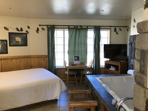 Imagen general del Hotel Fireside Lodge, Big Bear Lake. Foto 4