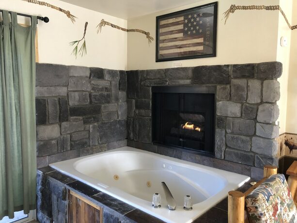 Imagen de la habitación del Hotel Fireside Lodge, Big Bear Lake. Foto 18