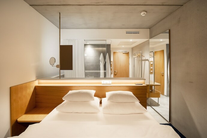 Imagen de la habitación del Hotel Firmament. Foto 12