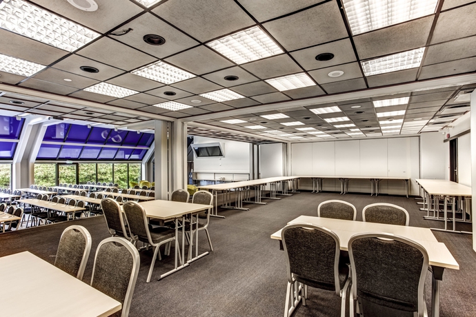 Imagen de los interiores del Hotel First Alstor. Foto 11