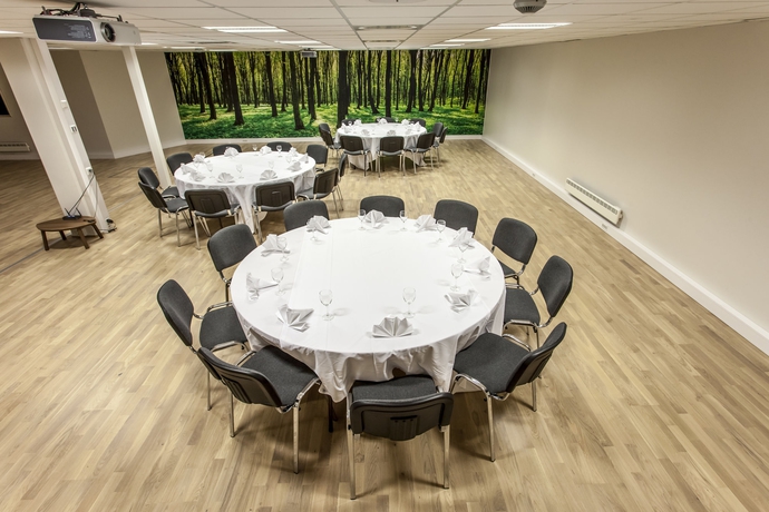 Imagen de los interiores del Hotel First Alstor. Foto 13