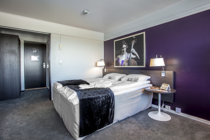 Imagen de la habitación del Hotel First Alstor. Foto 8