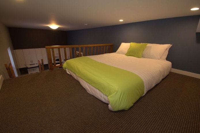 Imagen de la habitación del Hotel First Avenue Executive Suites. Foto 8