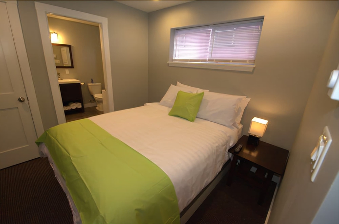 Imagen de la habitación del Hotel First Avenue Executive Suites. Foto 10