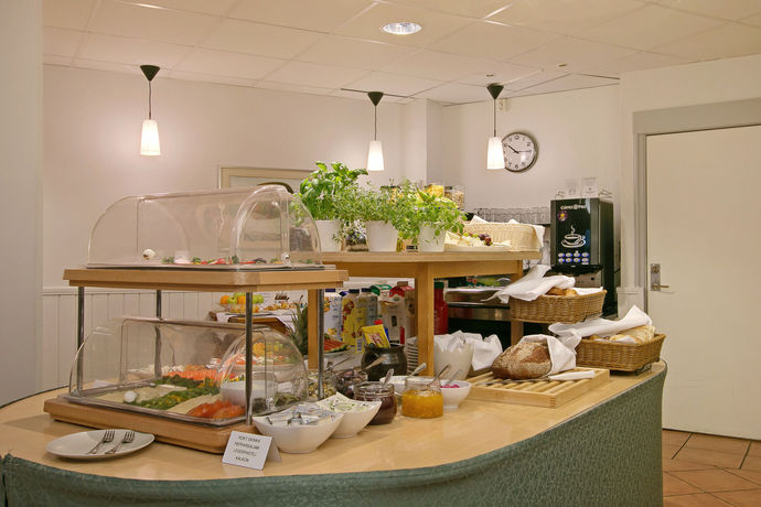 Imagen del bar/restaurante del Hotel First Brommaplan. Foto 3