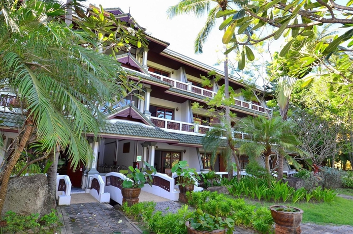 Imagen de los exteriores del Hotel First Bungalow Beach Resort. Foto 10