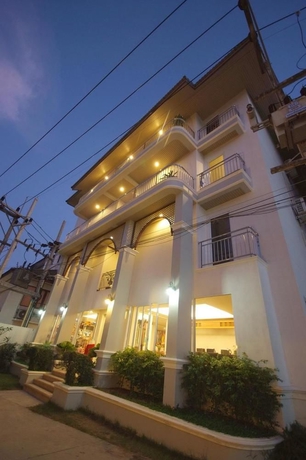 Imagen de los exteriores del Hotel First Bungalow Beach Resort. Foto 14