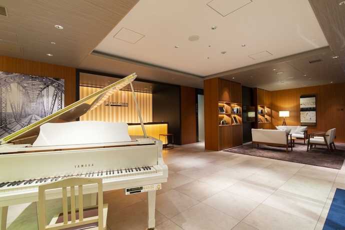 Imagen de los interiores del Hotel First Cabin Station Wakayama Station. Foto 13