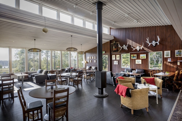 Imagen del bar/restaurante del Hotel First Camp &Aring;nnaboda-&Ouml;rebro. Foto 2