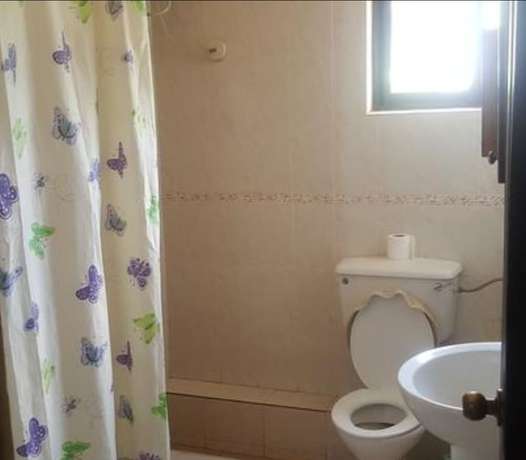 Imagen de la habitación del Hotel First Choice. Foto 15