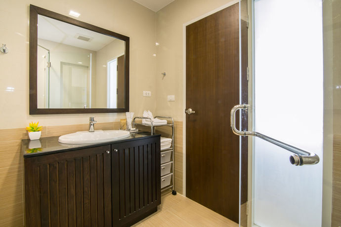Imagen de los interiores del Hotel First Choice Grand Suites. Foto 7