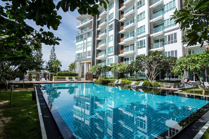 Imagen de la piscina del Hotel First Choice Grand Suites. Foto 14