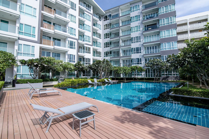 Imagen de la piscina del Hotel First Choice Grand Suites. Foto 16