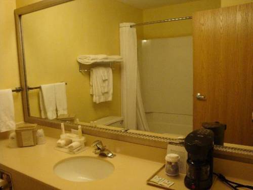 Imagen de la habitación del Hotel First Choice Inns At The Swell. Foto 7