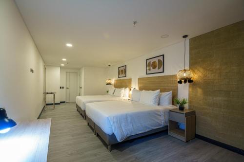 Imagen general del Hotel First Class, Per&iacute;metro Urbano Medell&iacute;n. Foto 3