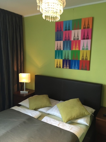 Imagen de la habitación del Hotel First Domizil. Foto 4