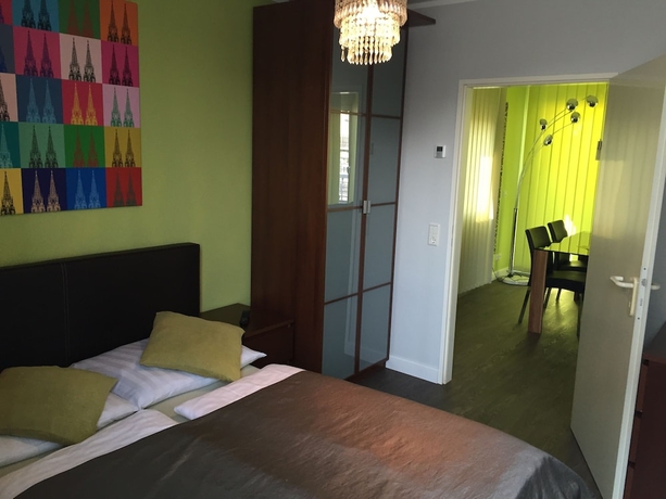 Imagen de la habitación del Hotel First Domizil. Foto 5