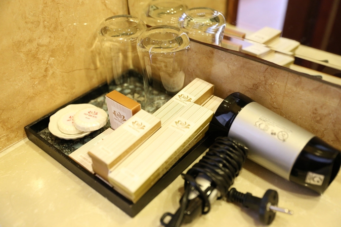 Imagen de la habitación del Hotel First Eden. Foto 6
