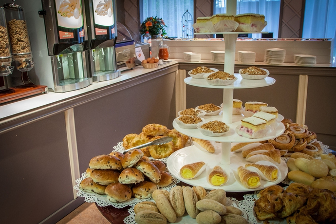 Imagen del bar/restaurante del Hotel First Euroflat. Foto 3