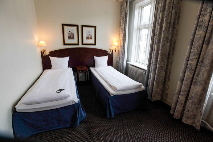 Imagen general del Hotel First Excelsior. Foto 8