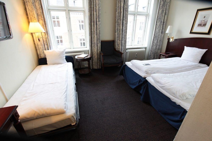 Imagen general del Hotel First Excelsior. Foto 12