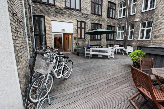 Imagen general del Hotel First Excelsior. Foto 13