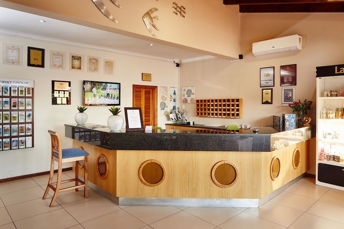 Imagen de los interiores del Hotel First Group Port Owen Marina. Foto 18