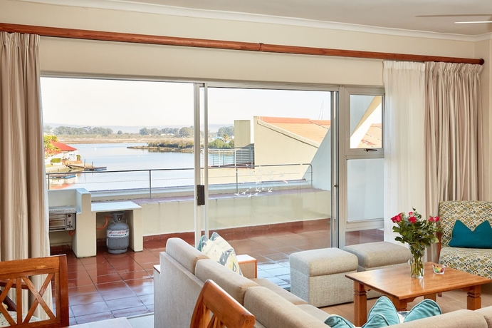 Imagen de la habitación del Hotel First Group Port Owen Marina. Foto 9