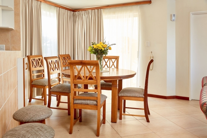 Imagen de la habitación del Hotel First Group Port Owen Marina. Foto 14