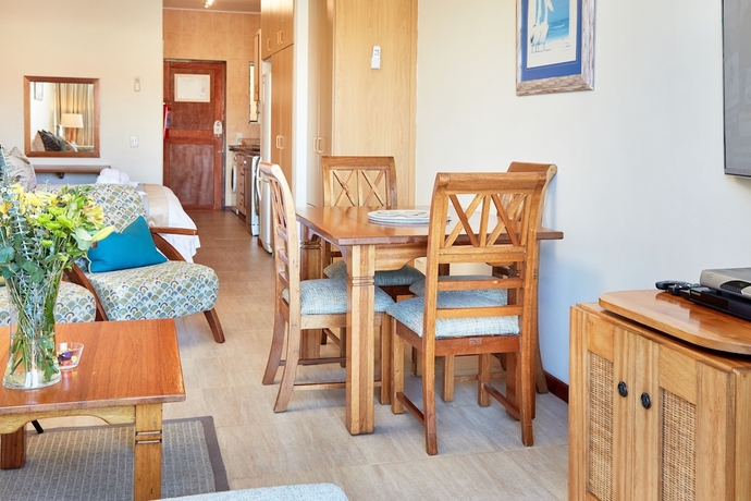 Imagen de la habitación del Hotel First Group Port Owen Marina. Foto 15