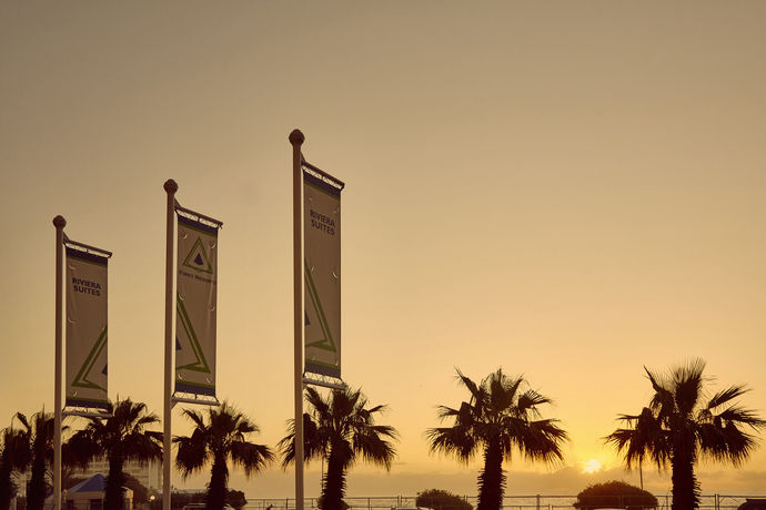 Imagen de los exteriores del Hotel First Group Riviera Suites. Foto 15