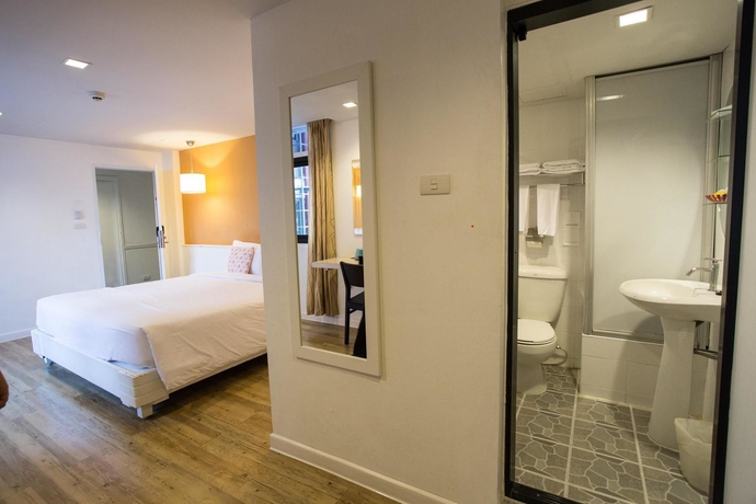 Imagen de la habitación del Hotel First House. Foto 6