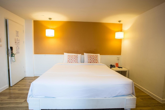 Imagen de la habitación del Hotel First House. Foto 8