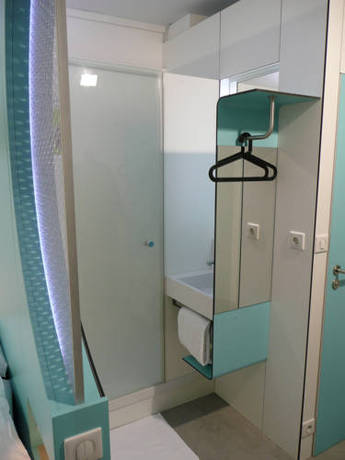 Imagen de la habitación del Hotel First Inn Les Ulis. Foto 11