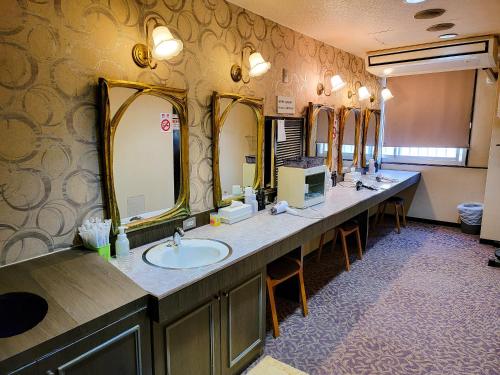 Imagen general del Hotel First Inn Takamatsu. Foto 10