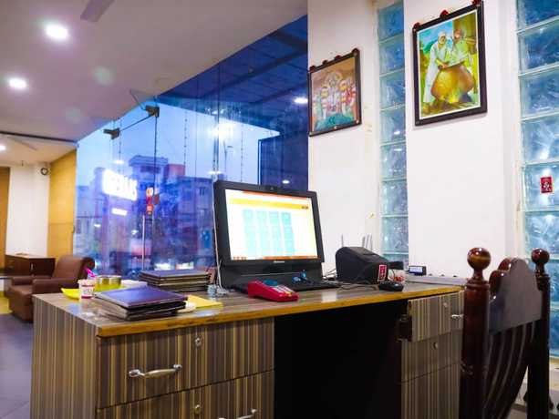Imagen de los interiores del Hotel First Inns. Foto 17