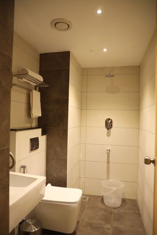 Imagen de la habitación del Hotel First Inns. Foto 13