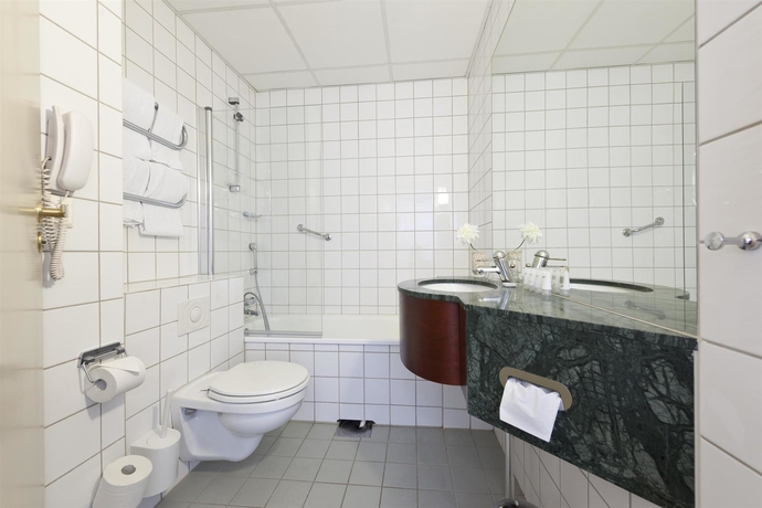 Imagen de la habitación del Hotel First Millennium. Foto 5