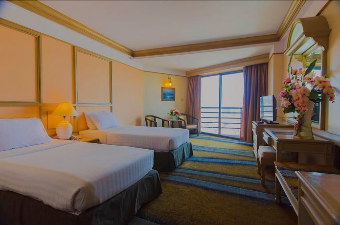 Imagen de la habitación del Hotel First Pacific Cirrus. Foto 3
