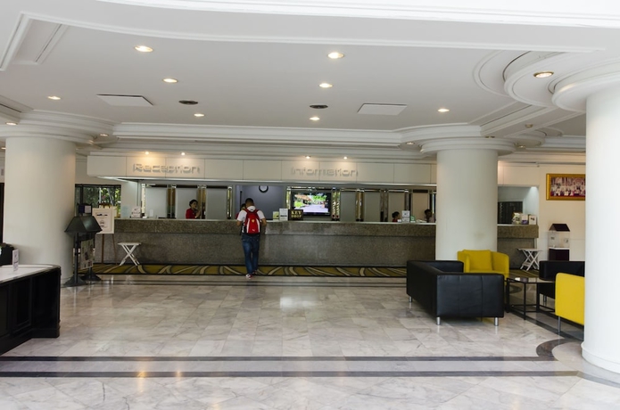 Imagen de los interiores del Hotel First Pacific Cirrus. Foto 17