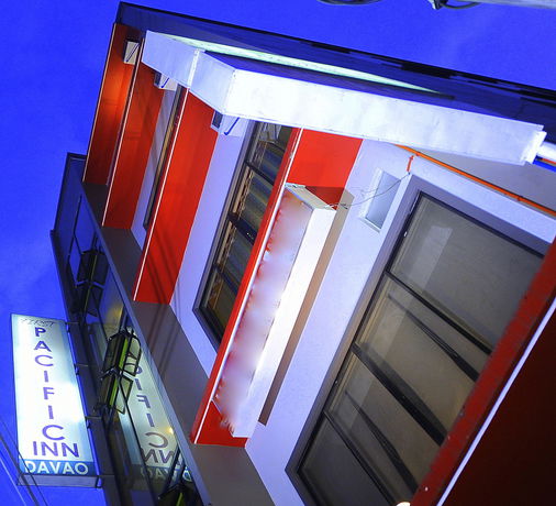 Imagen de los interiores del Hotel First Pacific Inn. Foto 12