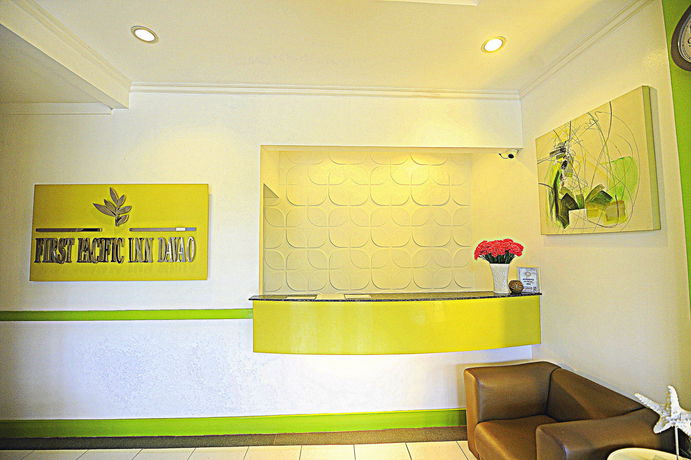 Imagen de la habitación del Hotel First Pacific Inn. Foto 7